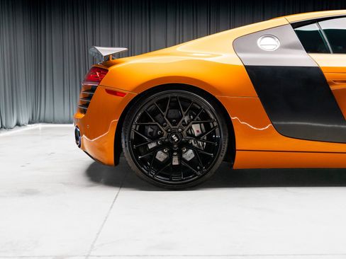 Used 2014 Audi R8 V8 w/ Ceramic Brake Package image 34