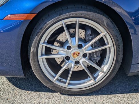 Used 2024 Porsche 911 Carrera 4 image 3