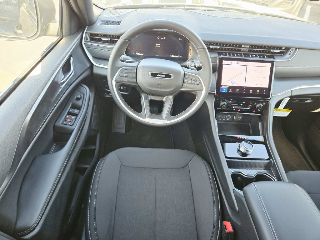 New 2027 Jeep Grand Cherokee Laredo X AWD/4WD image 11