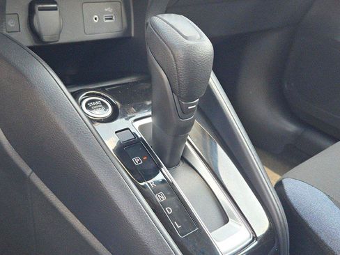Used 2025 Nissan Versa SV FWD image 20