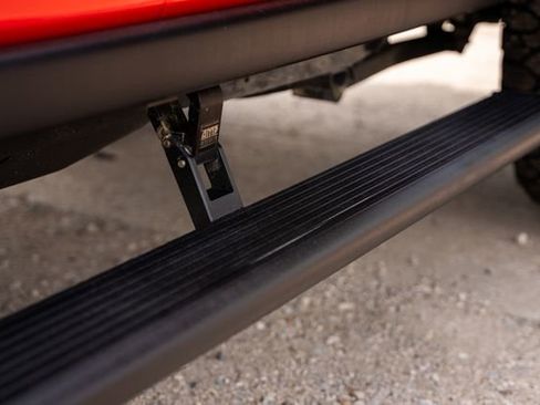 Used 2017 Jeep Wrangler Unlimited Rubicon w/ Connectivity Group AWD/4WD image 15