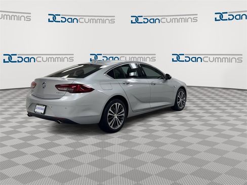 Used 2018 Buick Regal Essence w/ Driver Confidence Package #1 image 8