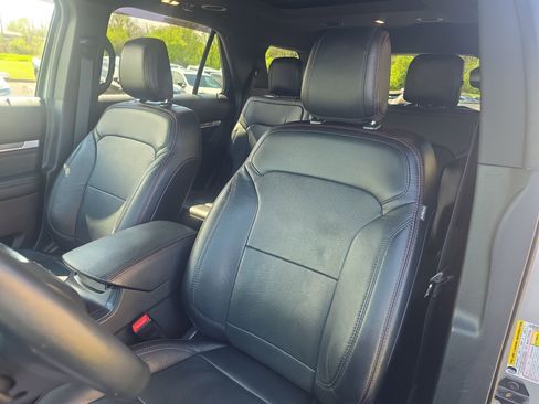 Used 2019 Ford Explorer Sport w/ Equipment Group 401A AWD/4WD image 11