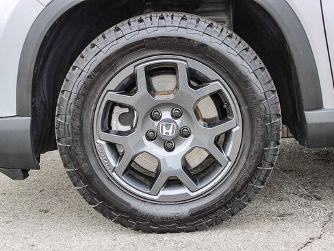 Certified 2025 Honda Pilot Touring image 9