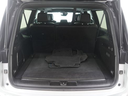 Used 2023 Jeep Wagoneer L Series II w/ Premium Group I image 18