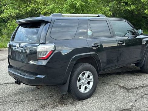 Used 2023 Toyota 4Runner SR5 Premium w/ Moonroof Package AWD/4WD image 30