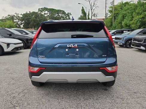 New 2026 Kia Niro EX FWD image 7