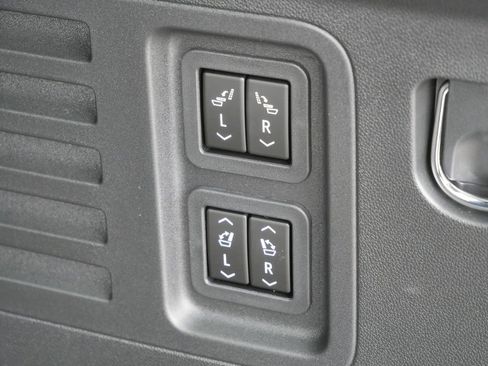 New 2026 Buick Enclave Sport Touring w/ Power Package AWD/4WD image 33