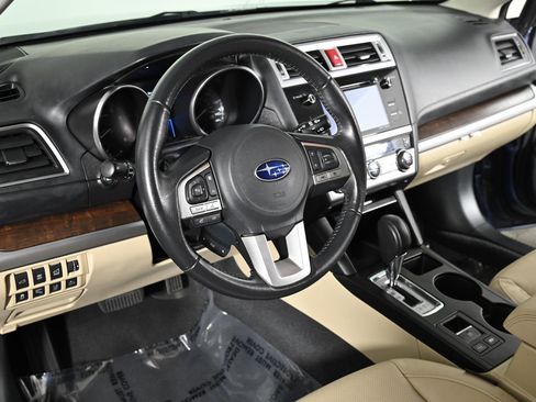 Used 2016 Subaru Outback 2.5i Limited image 9
