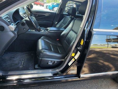 Used 2013 Lexus LS 460 w/ Comfort Pkg RWD image 21
