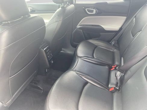 Used 2023 Jeep Compass Limited AWD/4WD image 16
