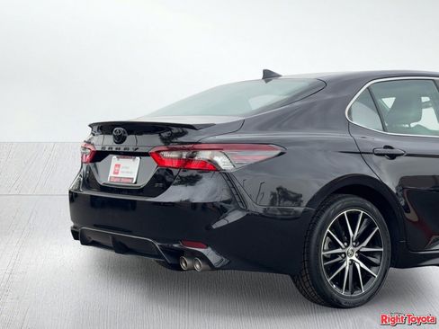 Certified 2023 Toyota Camry SE w/ Blackout Package (TMS) image 11
