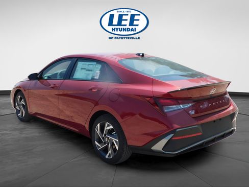 Certified 2025 Hyundai Elantra Sport FWD image 3