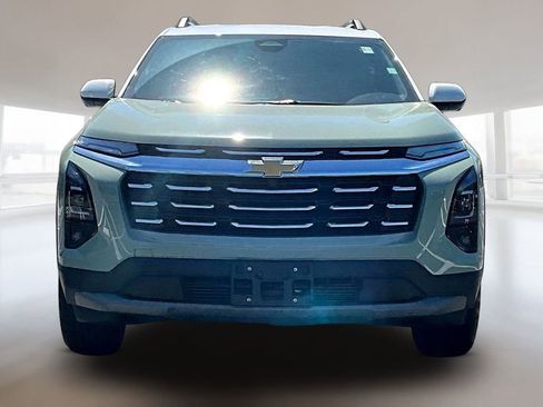 Used 2025 Chevrolet Equinox LT w/ Convenience Package II AWD/4WD image 2