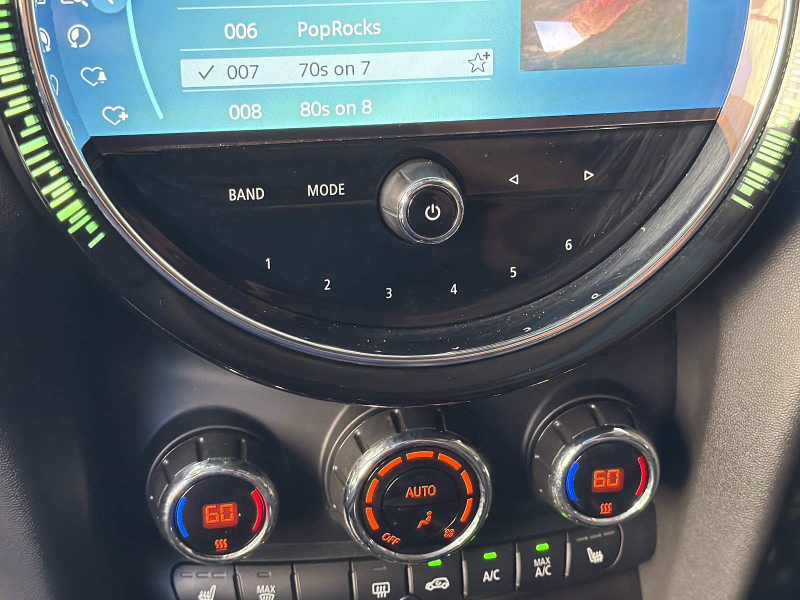 Used 2022 MINI Cooper 2-Door Hardtop FWD image 17