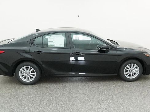 Used 2025 Toyota Camry LE image 25