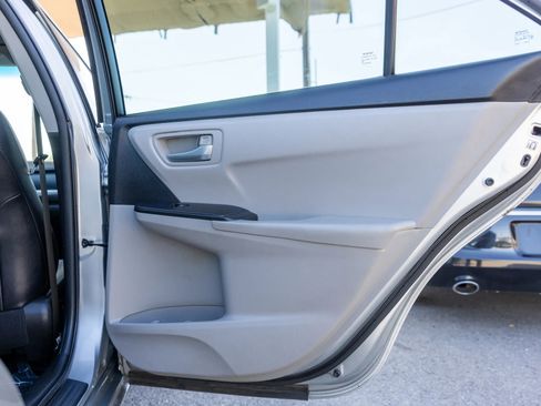 Used 2016 Toyota Camry SE image 15