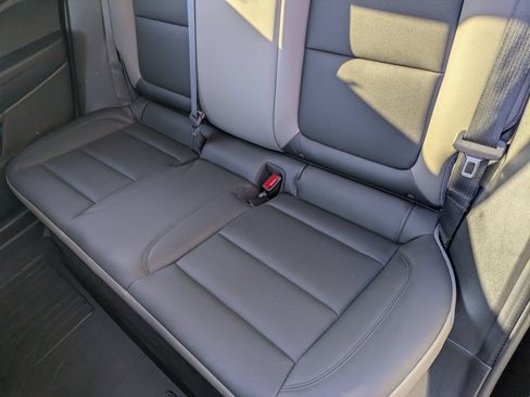 Used 2026 Chevrolet Trax ACTIV w/ Sunroof Package FWD image 30
