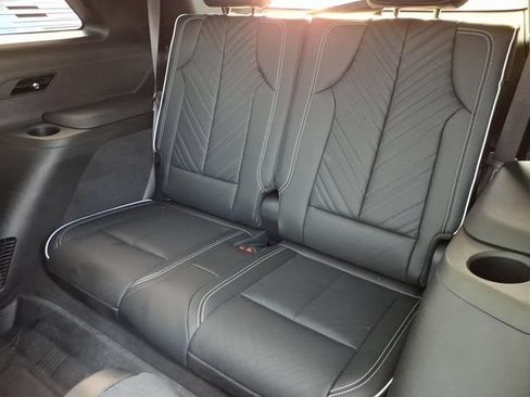 Used 2026 Cadillac Vistiq Platinum w/ LPO, Floor Liner Package AWD/4WD image 18