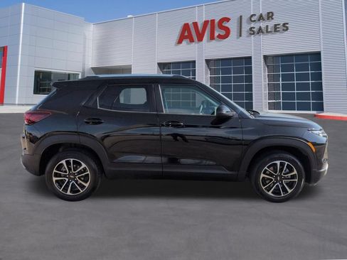 Used 2025 Chevrolet TrailBlazer LT AWD/4WD image 5