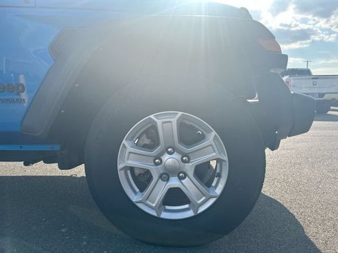 Used 2022 Jeep Wrangler Unlimited Sport AWD/4WD image 12