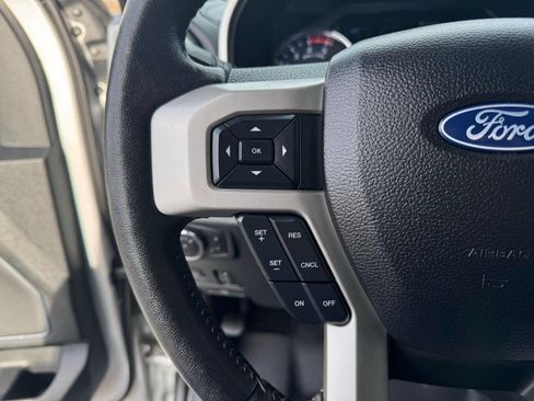 Used 2019 Ford F350 Lariat image 19