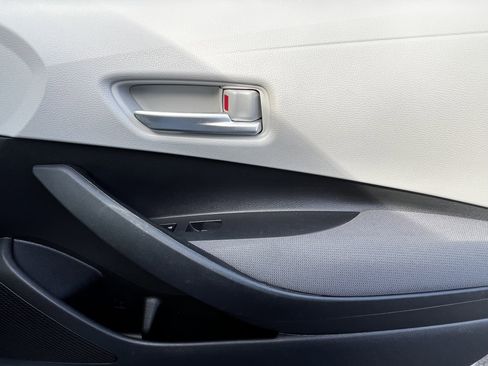 Used 2020 Toyota Corolla L image 41