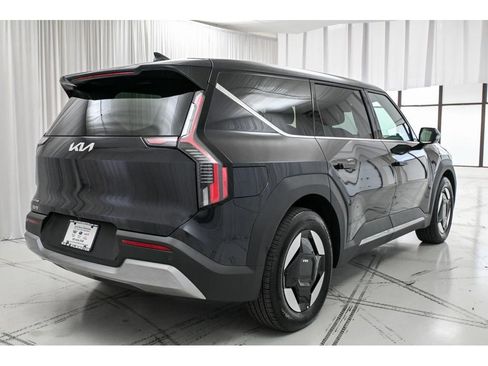 New 2026 Kia EV9 Light image 7