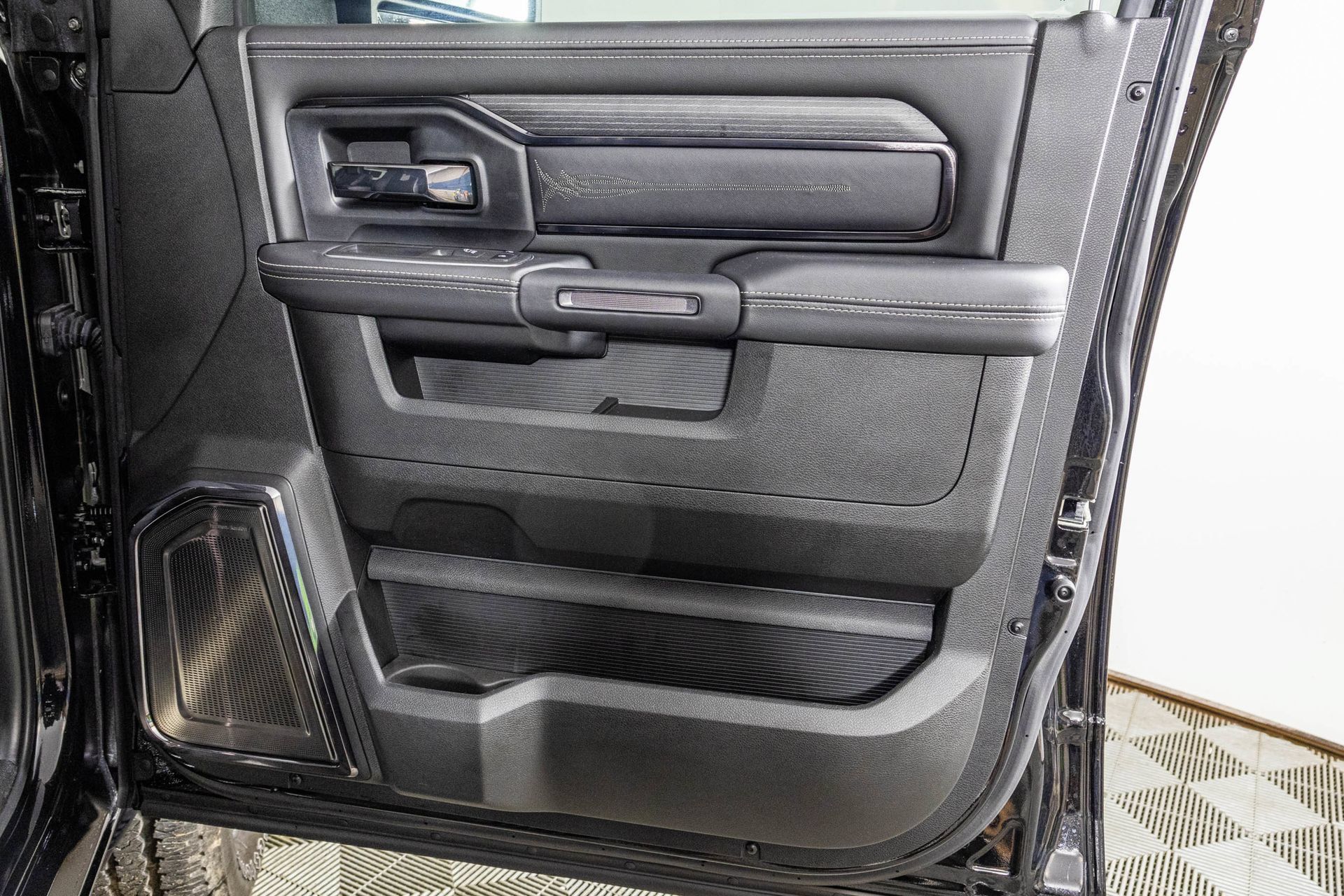 Used 2024 RAM 3500 Limited AWD/4WD image 54