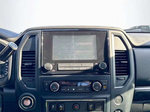 Used 2023 Nissan Titan SV w/ SV Convenience Package image 14