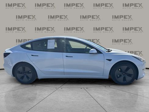 Used 2021 Tesla Model 3 Standard Range Plus image 6