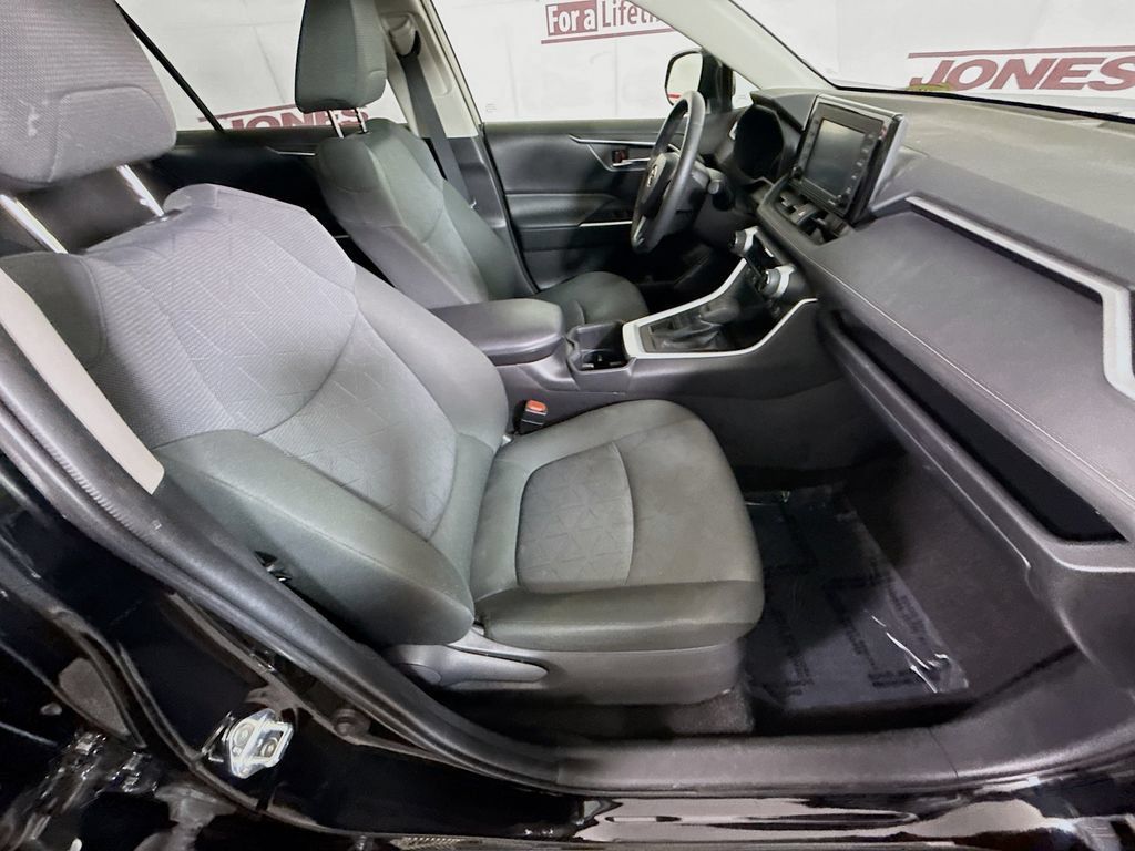 Certified 2022 Toyota RAV4 XLE w/ Convenience Package AWD/4WD image 31