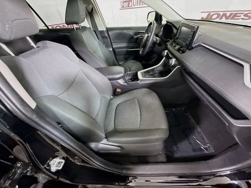 Certified 2022 Toyota RAV4 XLE w/ Convenience Package AWD/4WD image 31