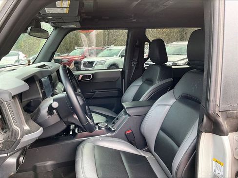 Used 2024 Ford Bronco Big Bend w/ Sasquatch Package AWD/4WD image 5