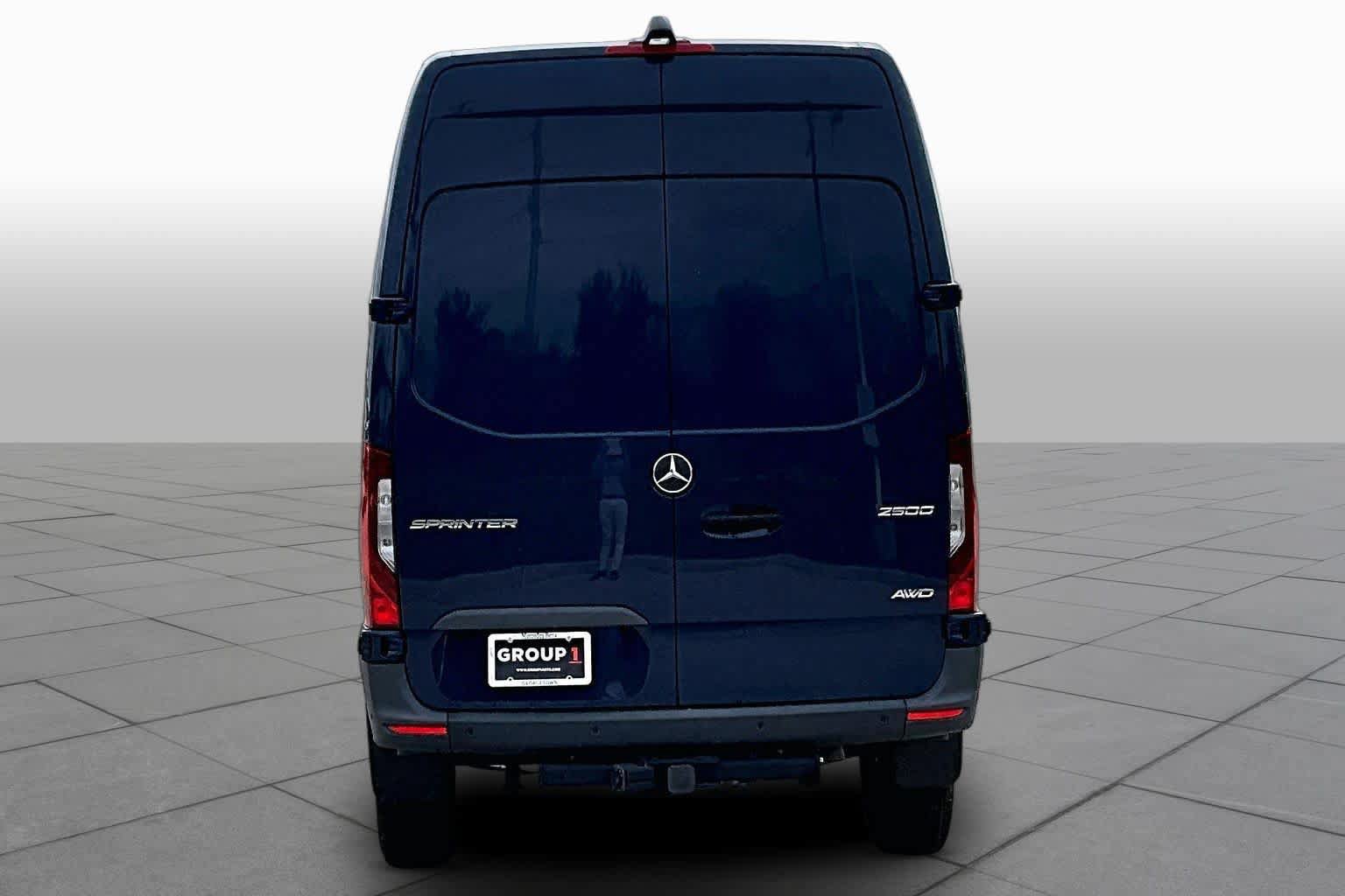 Used 2024 Mercedes-Benz Sprinter 2500 image 5