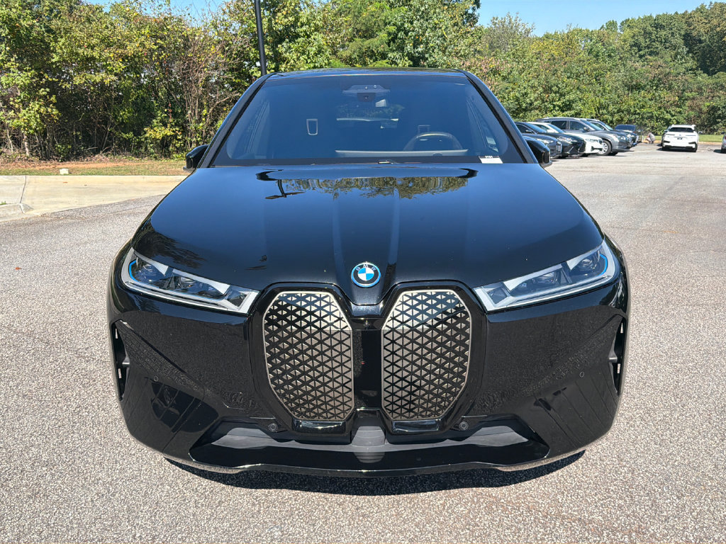 Used 2023 BMW iX xDrive50 w/ Ultimate Package 2 AWD/4WD image 2