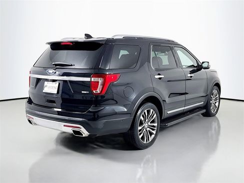 Used 2017 Ford Explorer Platinum image 5