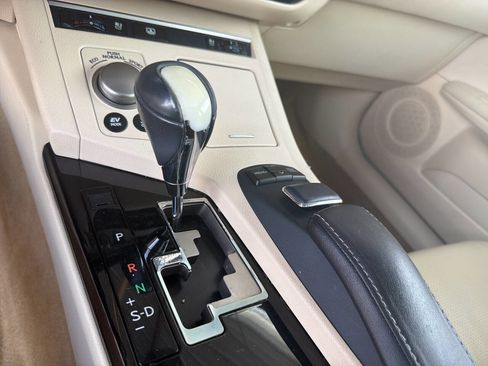 Used 2014 Lexus ES 300h w/ Luxury Package w/Bamboo Trim image 15