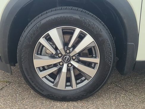 Used 2024 Nissan Pathfinder SL AWD/4WD image 9