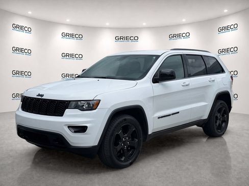 Used 2019 Jeep Grand Cherokee Laredo AWD/4WD image 3