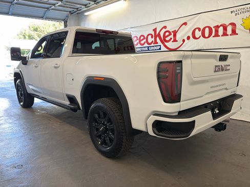 New 2026 GMC Sierra 2500 AT4 w/ AT4 Premium Plus Package image 11