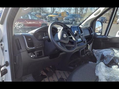 New 2024 RAM ProMaster 2500 w/ Quick Order Package 22G SLT image 16