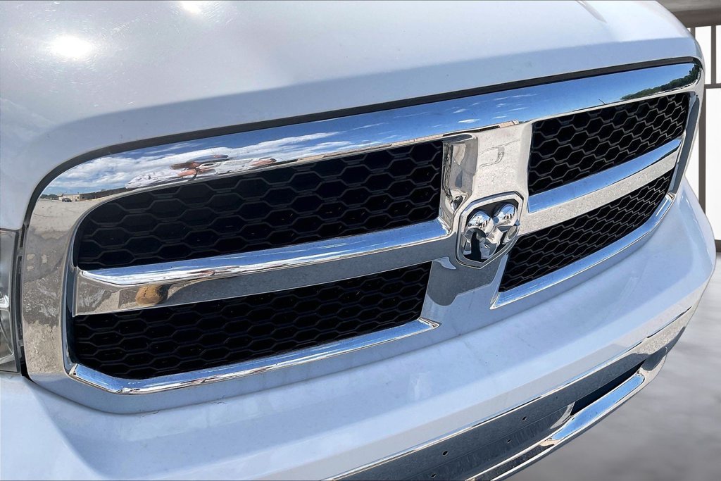 Used 2022 RAM 1500 Classic SLT AWD/4WD image 31