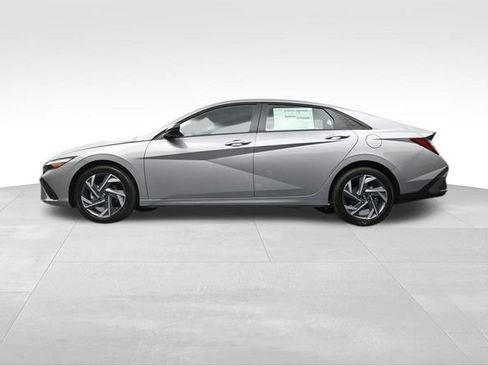Used 2025 Hyundai Elantra Sport FWD image 33