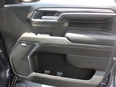 Used 2022 Chevrolet Silverado 1500 LTZ AWD/4WD image 34
