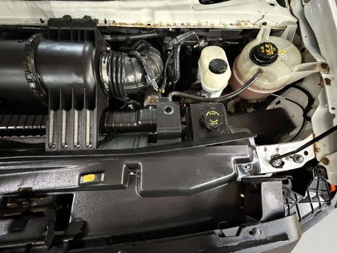 Used 2010 Ford E-350 and Econoline 350 Extended Super Duty image 22