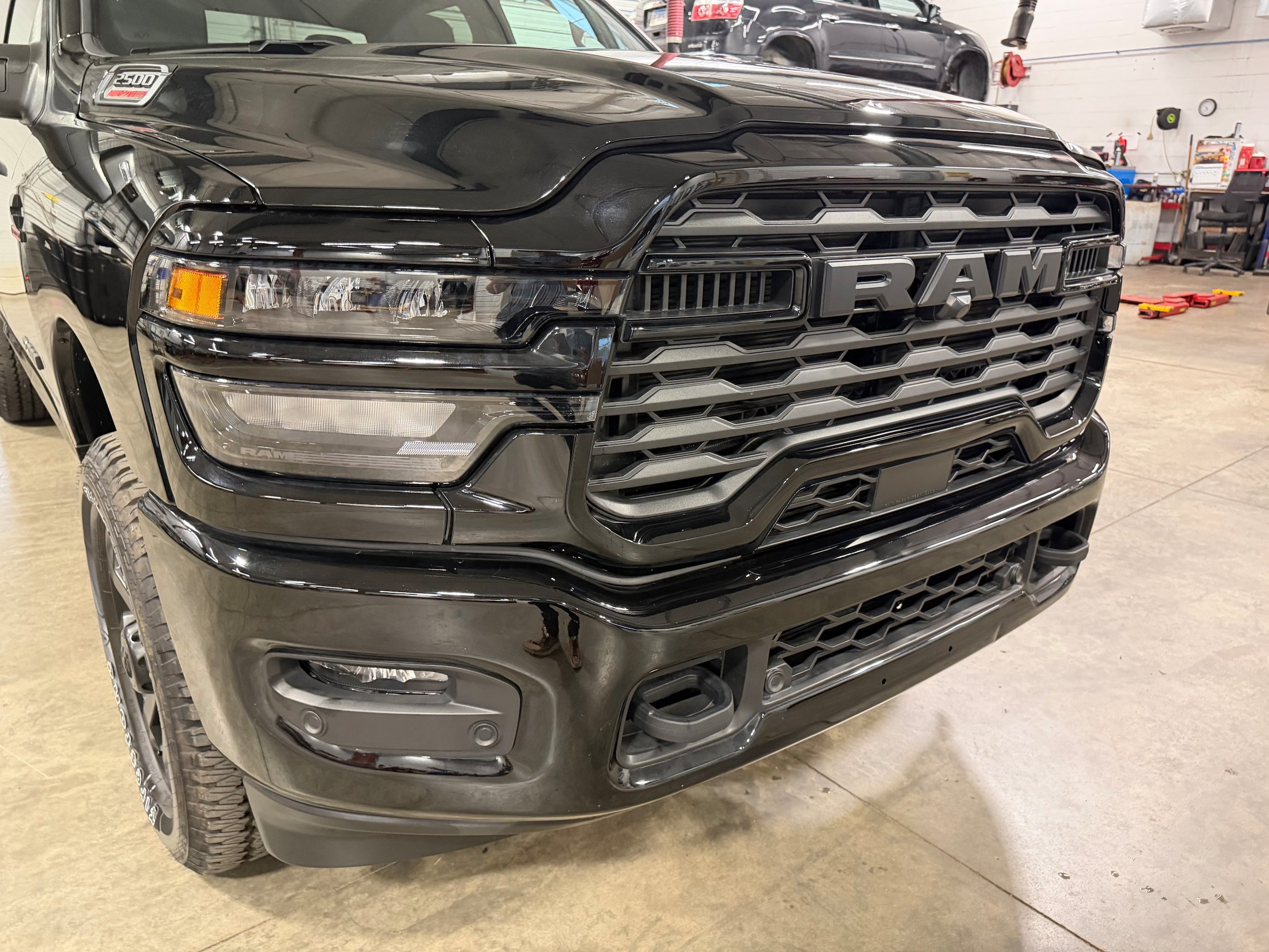 Used 2025 RAM 2500 Big Horn AWD/4WD image 2
