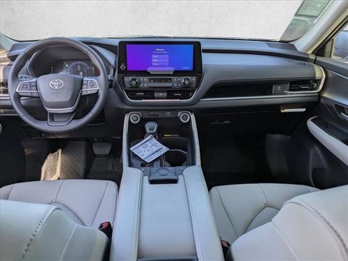 New 2026 Toyota Grand Highlander XLE image 13