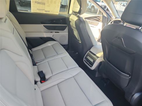 New 2026 Lincoln Nautilus Premier image 21