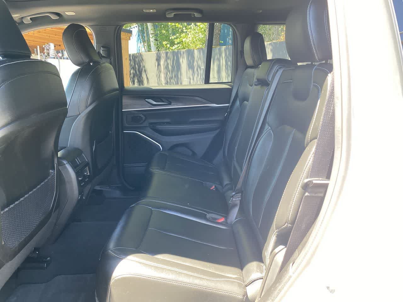 Used 2024 Jeep Grand Cherokee Limited 4xe AWD/4WD image 16